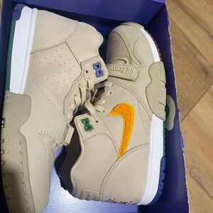 Nike mi familia shoes. Brand new size 10. In original box. Never worn.